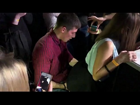 ❤️ Sexo real numa discoteca russa. Rapariga russa de 18 anos no ânus e vagina fodida numa discoteca ❌ Porno de qualidade em porno pt.porngifmag-com.ru